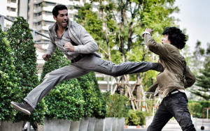 Scott Adkins, o inglês voador!