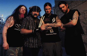 Pantera (da esq. pra dir.): Dimebag Darrel (guitarra), Vinnie Paul (bateria), Phil Anselmo (vocal) e Rex Brown (baixo)