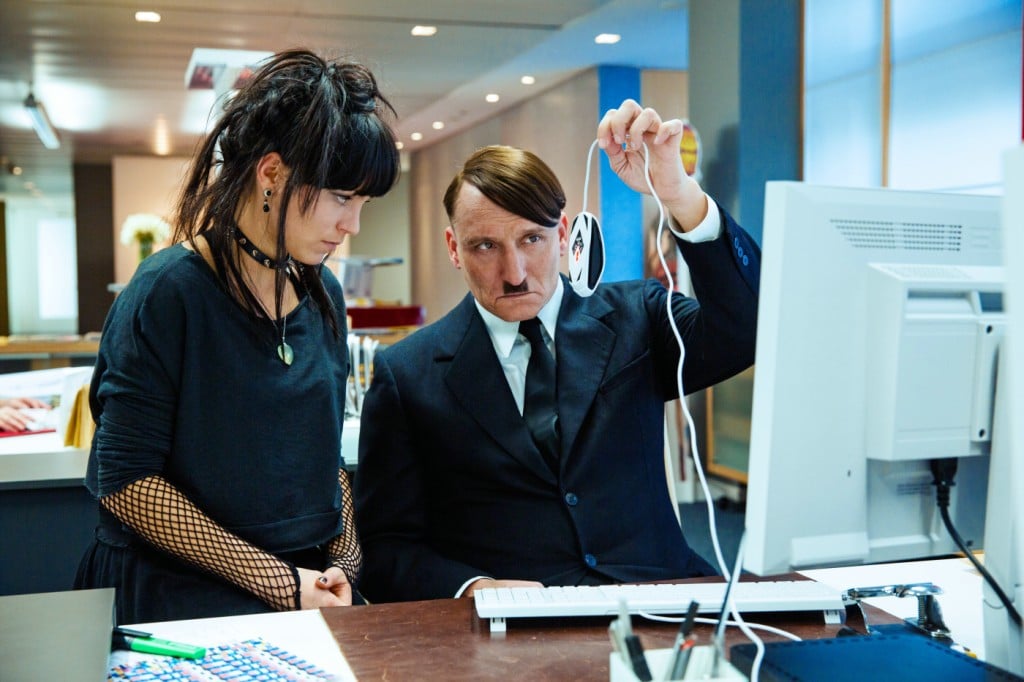 Hitler descobrindo o Google.