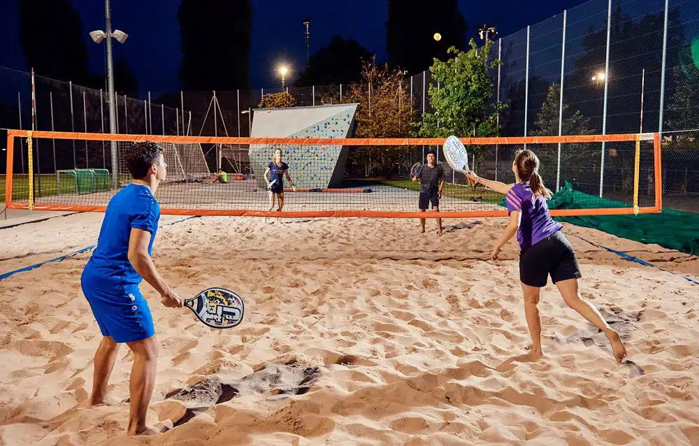 14 Músicas animadas para agitar o seu beach tennis