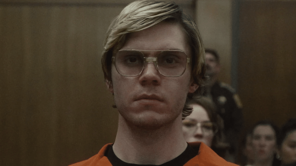 American Horror Story: Evan Peters revela que atores recebiam scripts em cima da hora