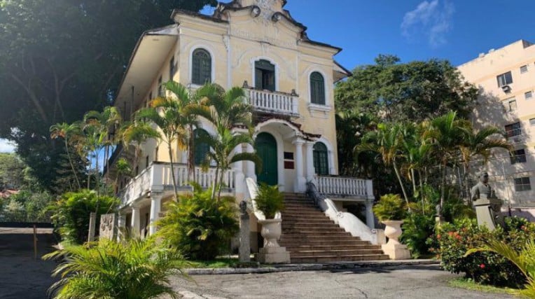 Famosos que moram no Retiro dos Artistas atualmente em 2023 1 1 foto retiro dos artistas recebe 180 kg de alimentos atraves da campanha 5 696x522 25184081