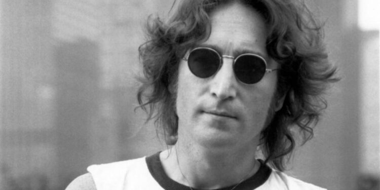 Quantos anos John Lennon teria hoje? Inteligência artificial já mostrou como cantor se pareceria 1 john lennon